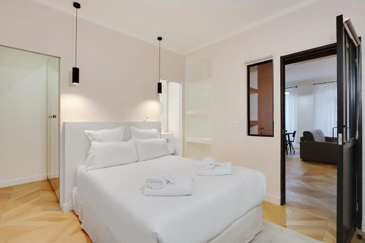 Pick A Flat'S Apartment In Saint Germain Des Pres - Rue De Montfaucon Paris France